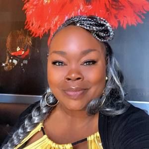 Meet your Posher, Charlita